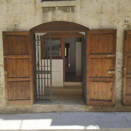 Il Rosso E Il Nero Apartment Barletta Exterior photo